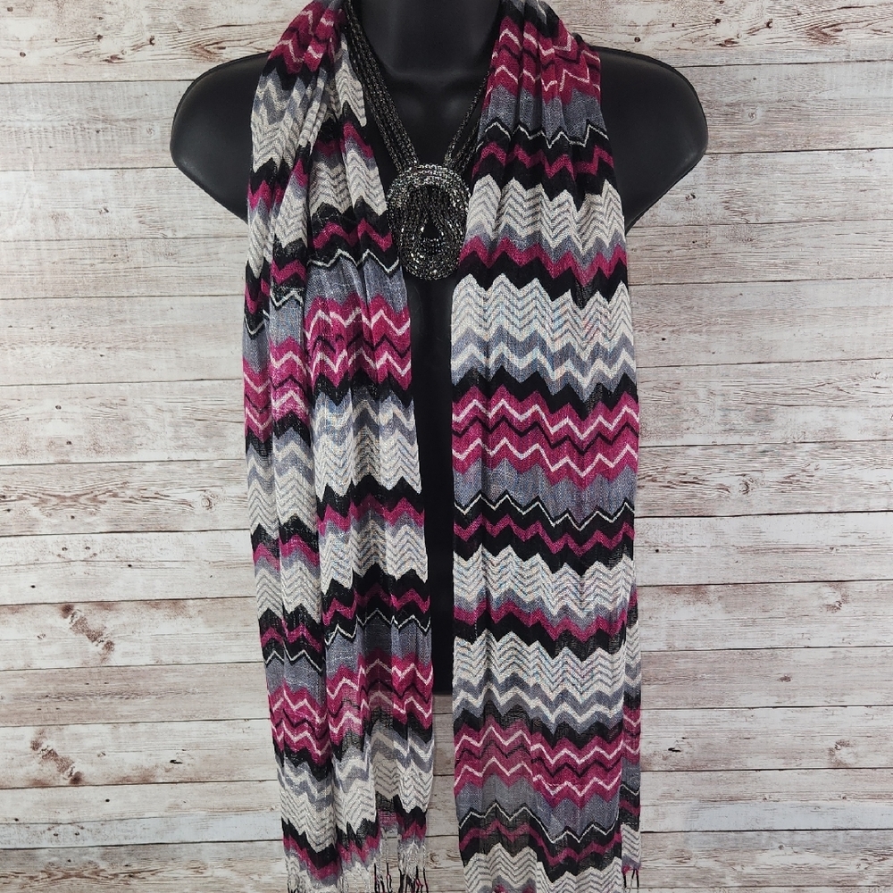 Miley Cyrus & Max Azria Zigzag Scarf - Pink, Black, Gray - Picture 5 of 6